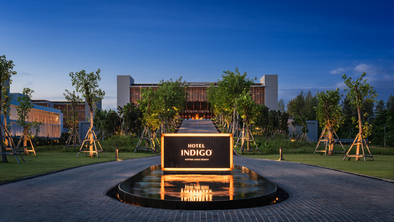 Indigo Hotel & Holiday Inn Resort